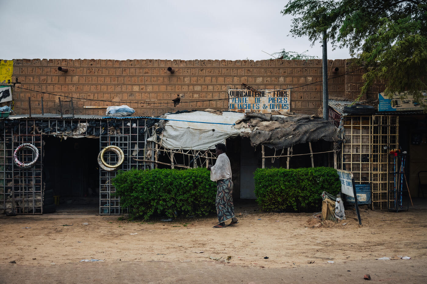 Auto repair shop on Timbuktu street