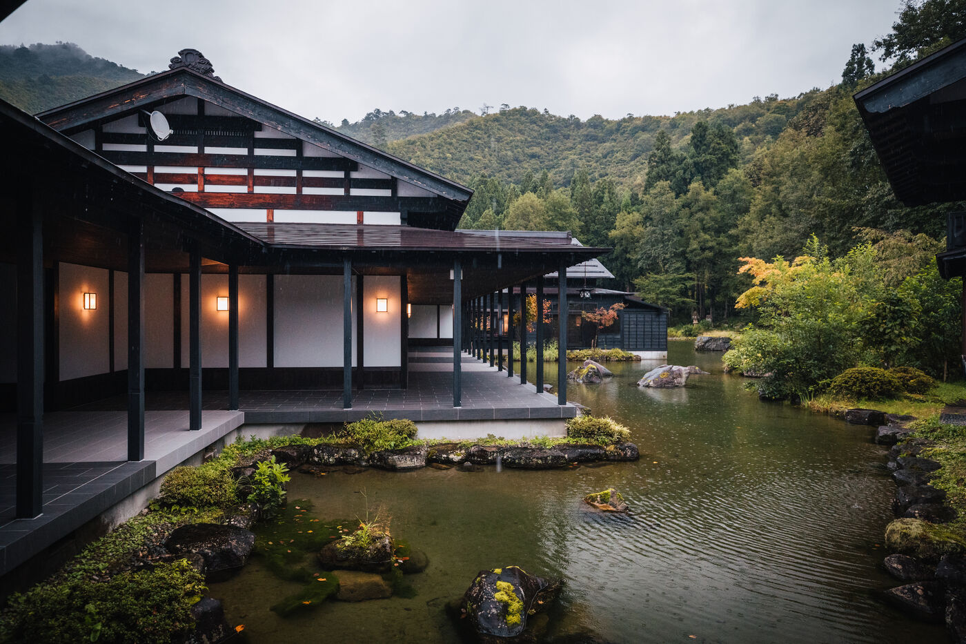 Ryugon grounds and pond at evening